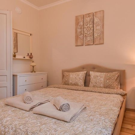 Spacious Vintage 2Br, 2Bath Apartment By Flat Mаnager Sofia Eksteriør bilde