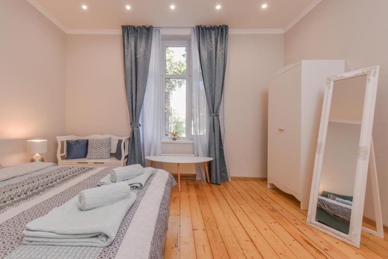 Spacious Vintage 2Br, 2Bath Apartment By Flat Mаnager Sofia Eksteriør bilde