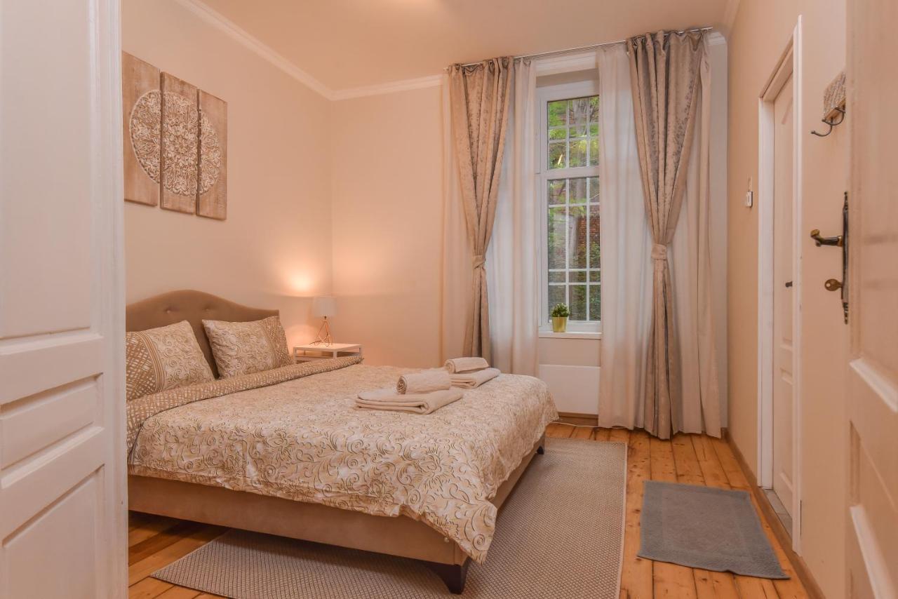 Spacious Vintage 2Br, 2Bath Apartment By Flat Mаnager Sofia Eksteriør bilde