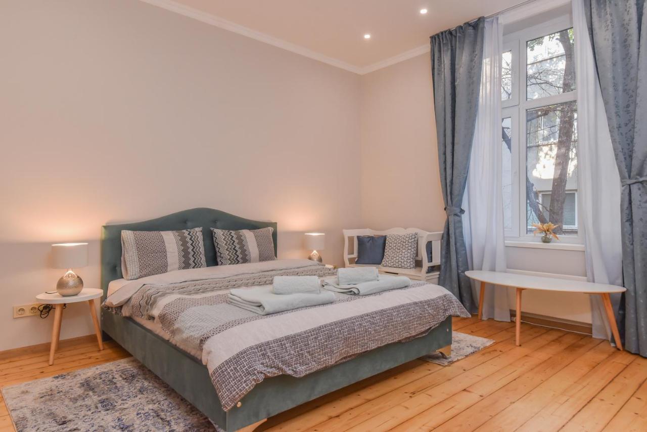 Spacious Vintage 2Br, 2Bath Apartment By Flat Mаnager Sofia Eksteriør bilde